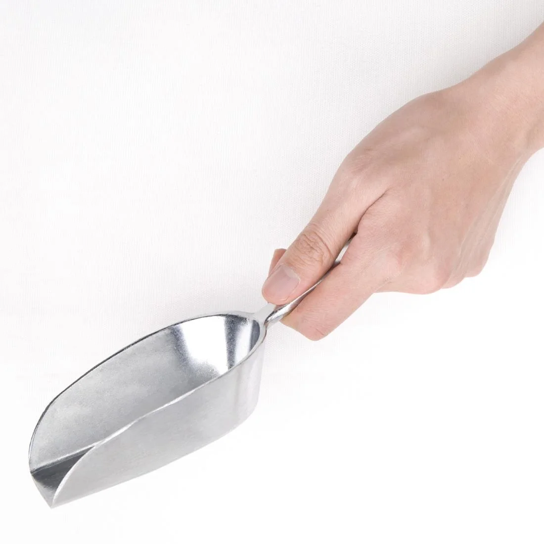 Vogue Aluminium Scoop 130ml - Image 2