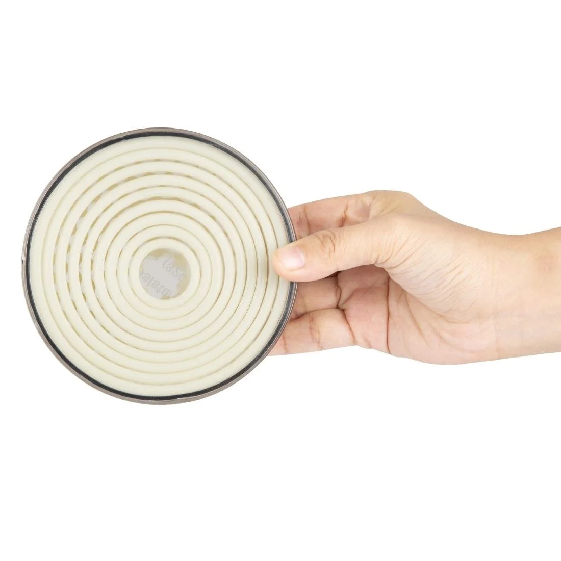 Vogue Serrated Round Pastry Cutters Nylon ( 9 Pack) - Image 4