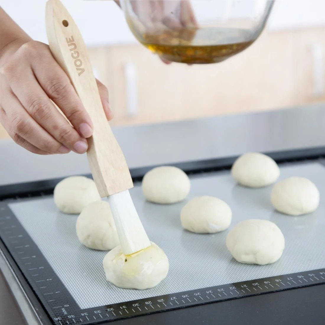 Vogue Wooden Handle Pastry Brush 25mm - Image 5