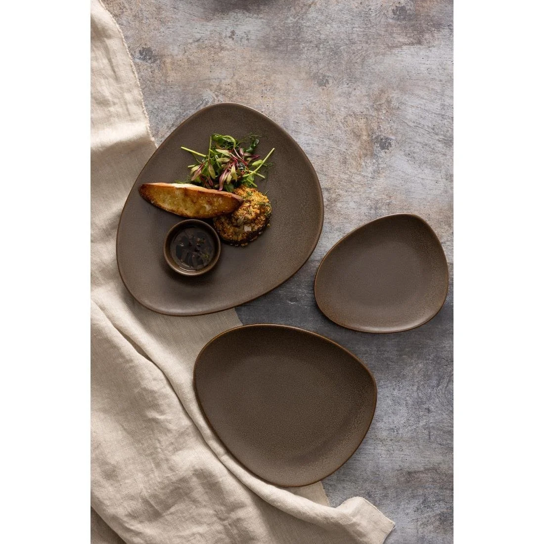 Olympia Ember Triangle Plates Mahogany 308x255mm (4 Pack) - Image 3