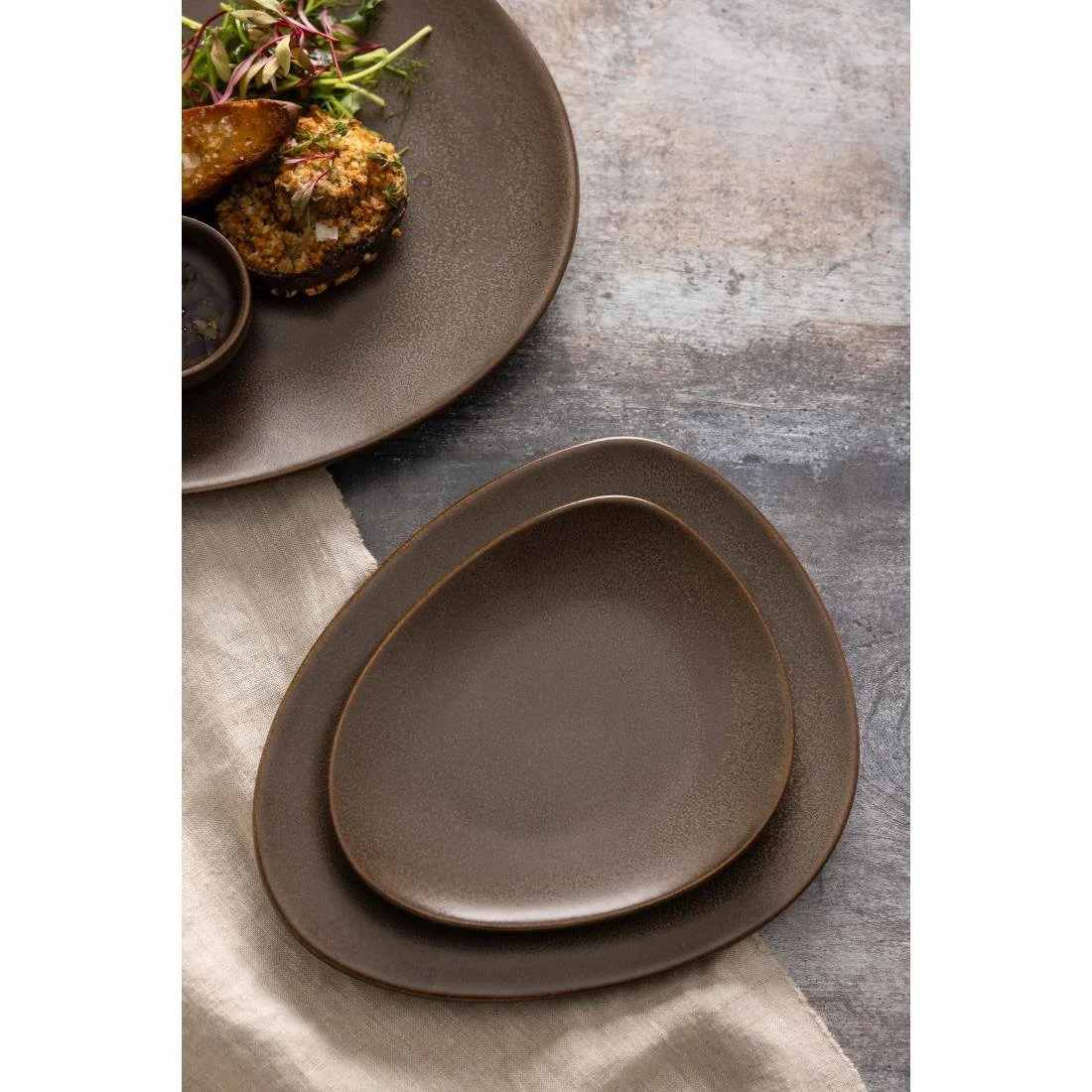 Olympia Ember Triangle Plates Mahogany 308x255mm (4 Pack) - Image 4