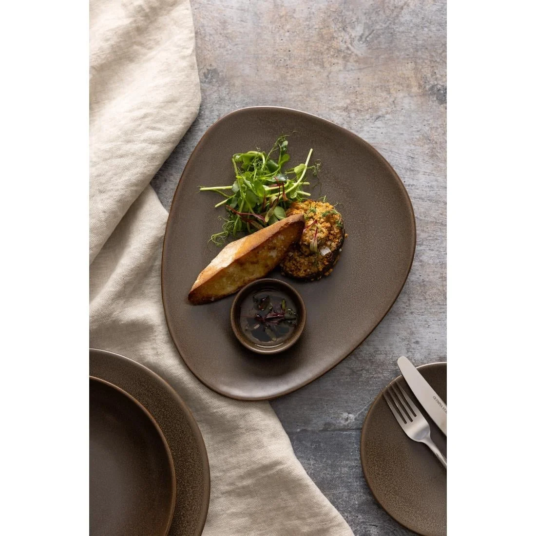 Olympia Ember Triangle Plates Mahogany 250x207mm (6 Pack) - Image 5
