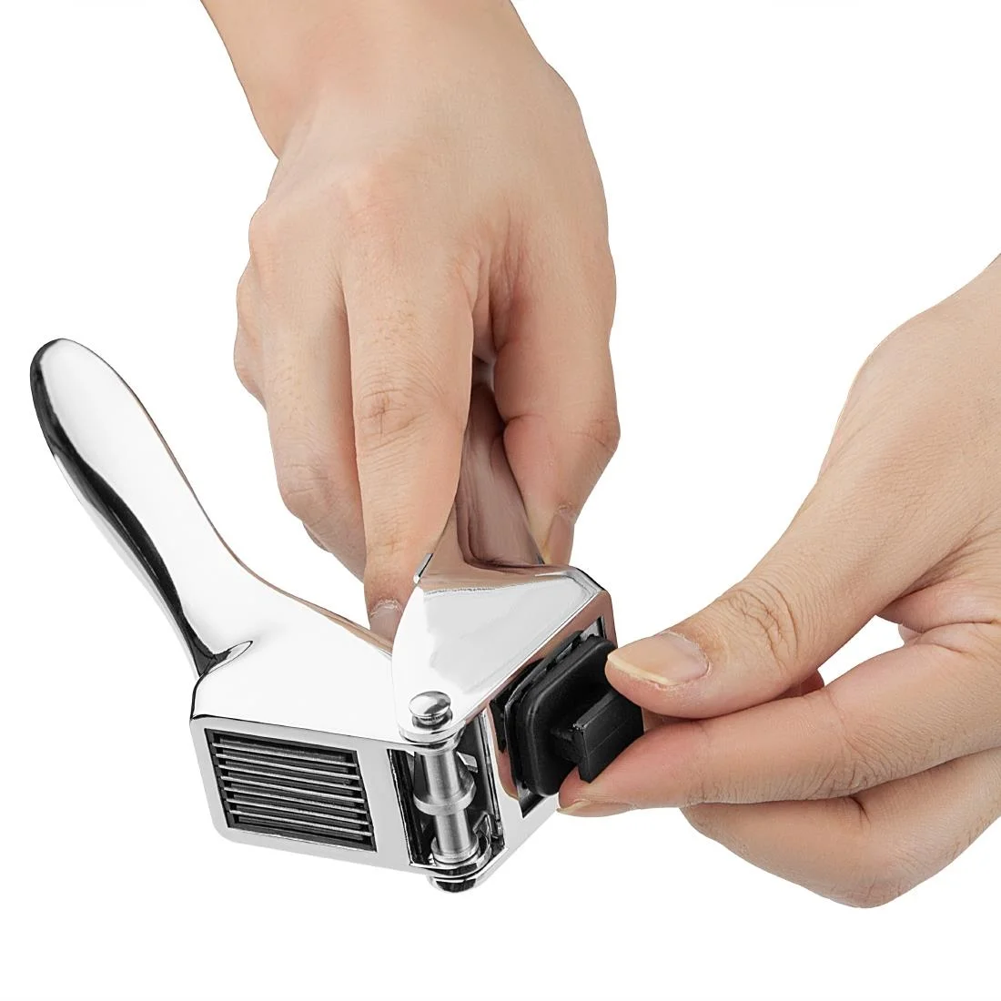 Vogue Heavy Duty Garlic Press - Image 6