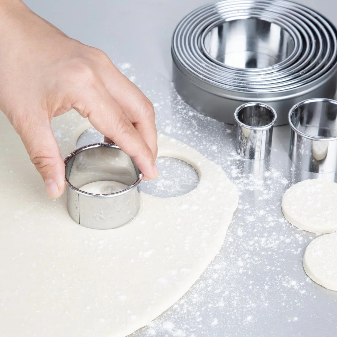 Vogue Stainless Steel Round Plain Cutters ( 12 Pack) - Image 5