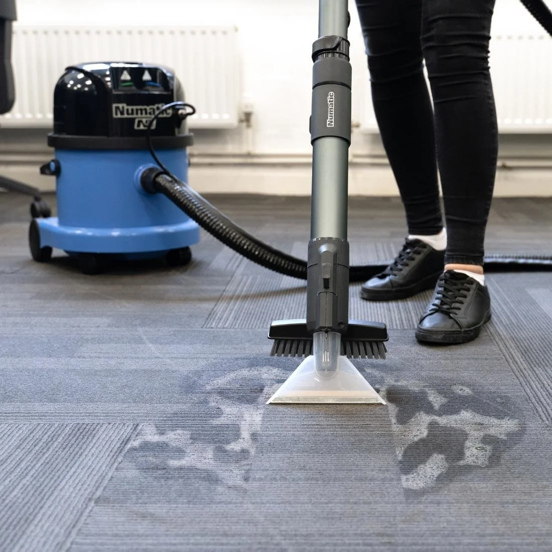 Numatic Pro Cordless Vacuum for Carpets & Hard Floors CTB370NX - Image 2