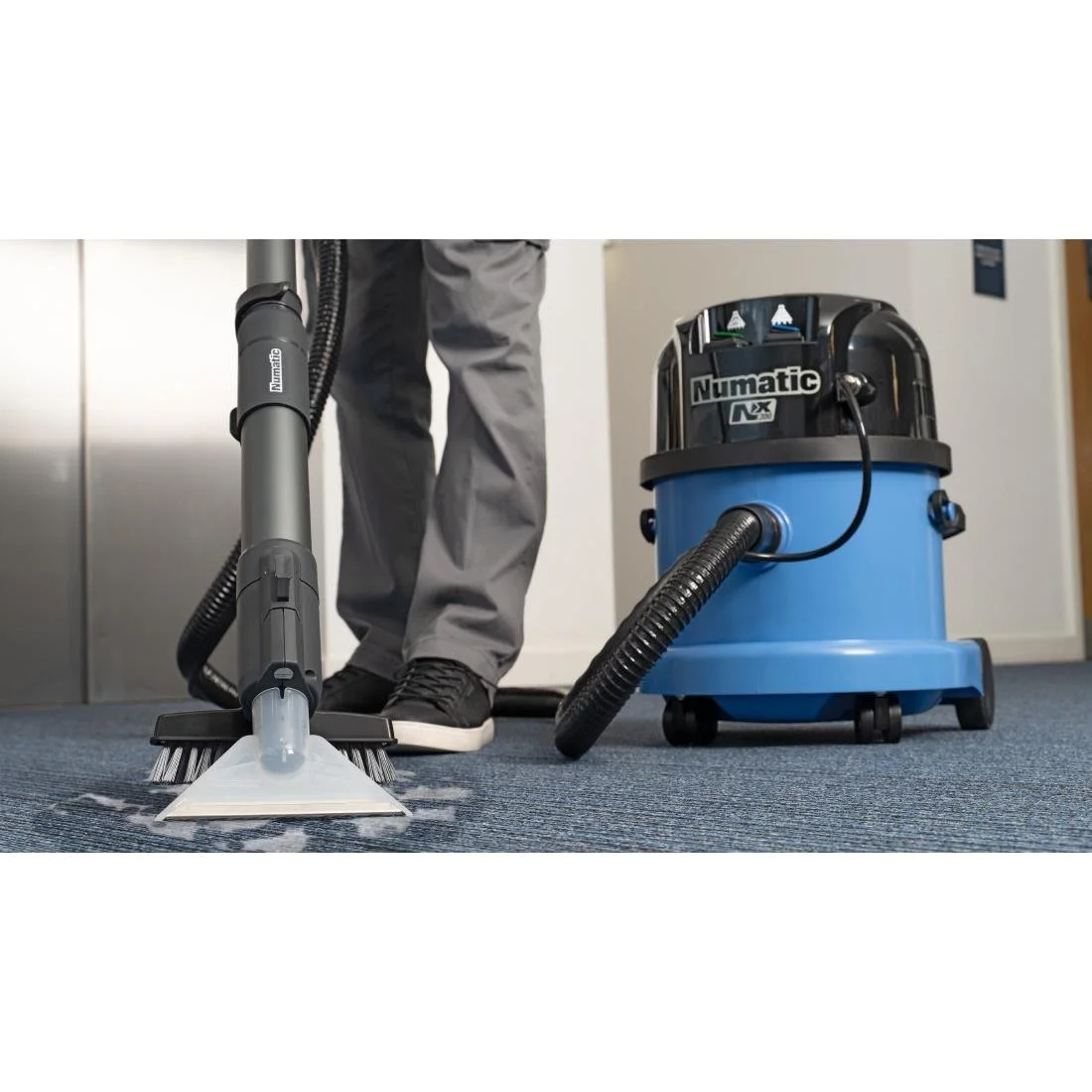 Numatic Pro Cordless Vacuum for Carpets & Hard Floors CTB370NX - Image 3