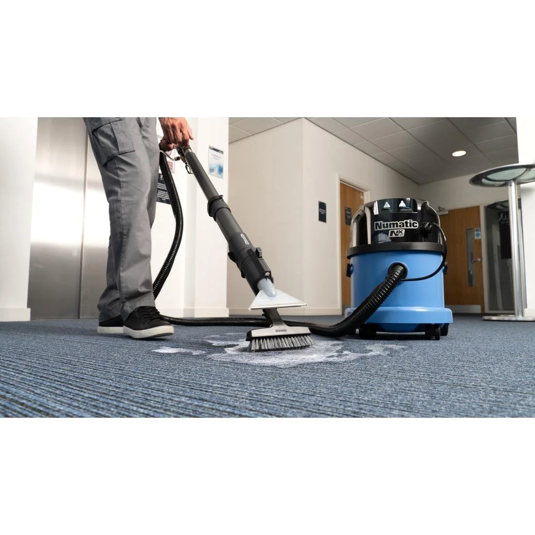 Numatic Pro Cordless Vacuum for Carpets & Hard Floors CTB370NX - Image 4