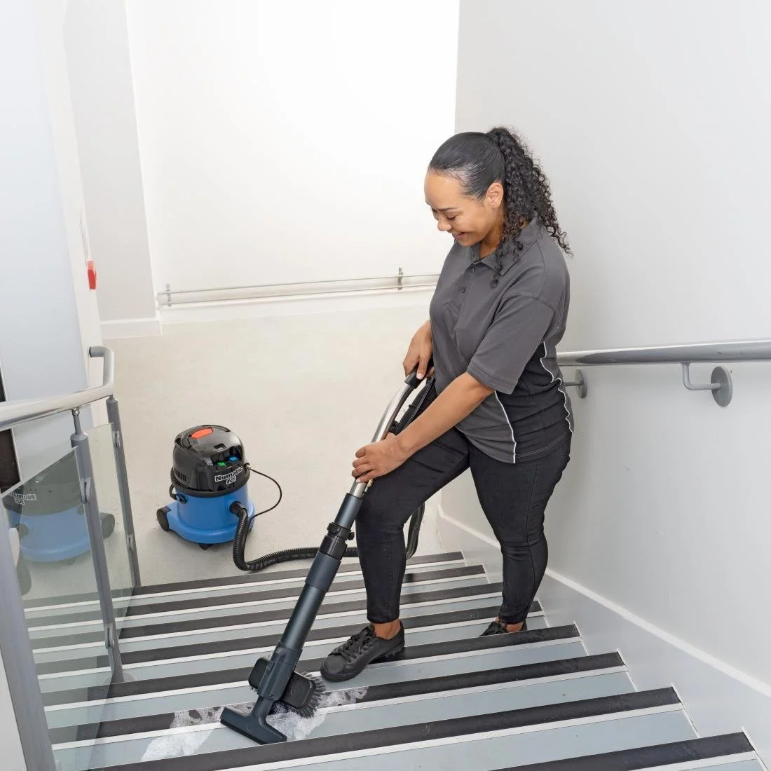 Numatic Pro Cordless Vacuum for Carpets & Hard Floors CTB370NX - Image 6