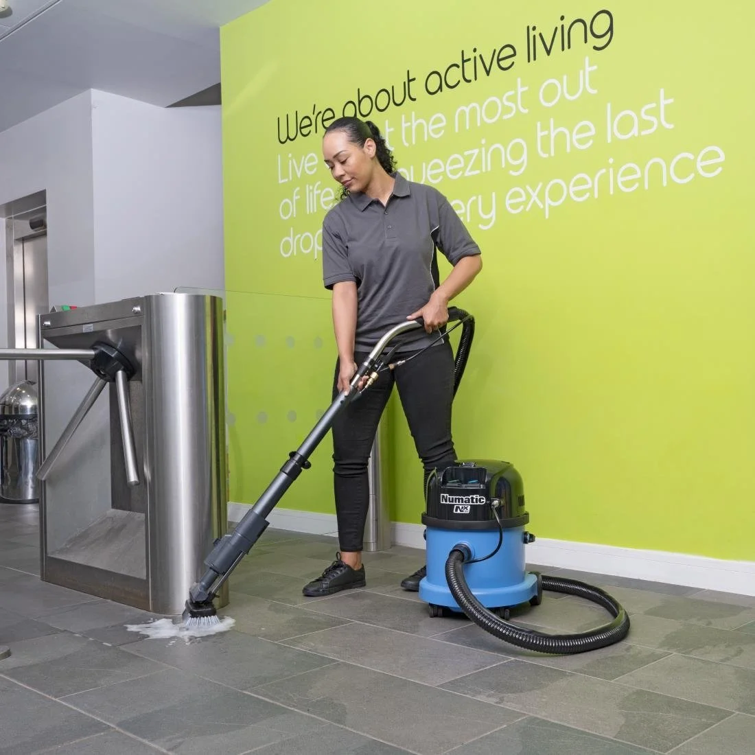 Numatic Pro Cordless Vacuum for Carpets & Hard Floors CTB370NX - Image 7