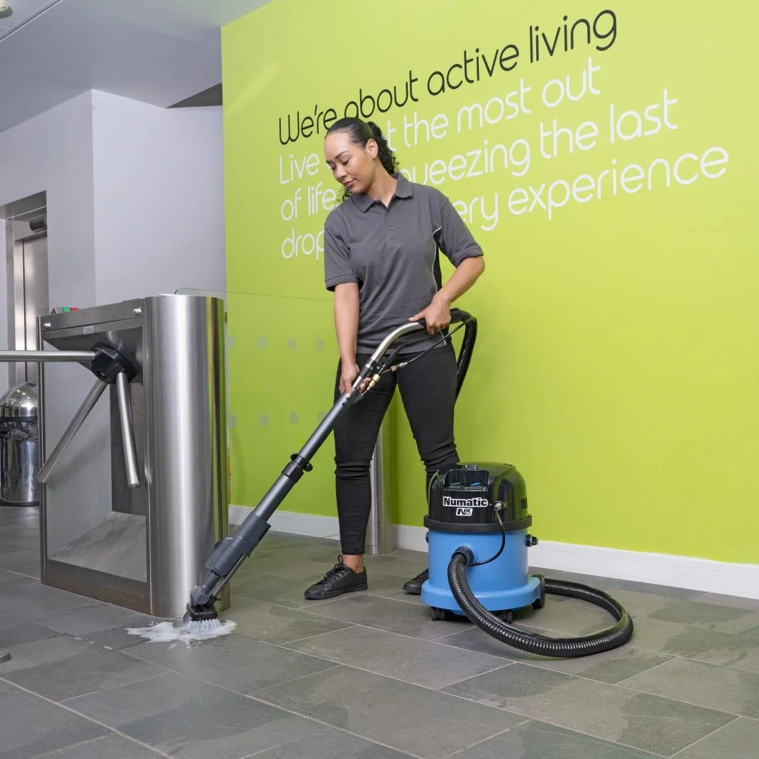 Numatic Pro Cordless Vacuum for Carpets & Hard Floors CTB370NX - Image 7