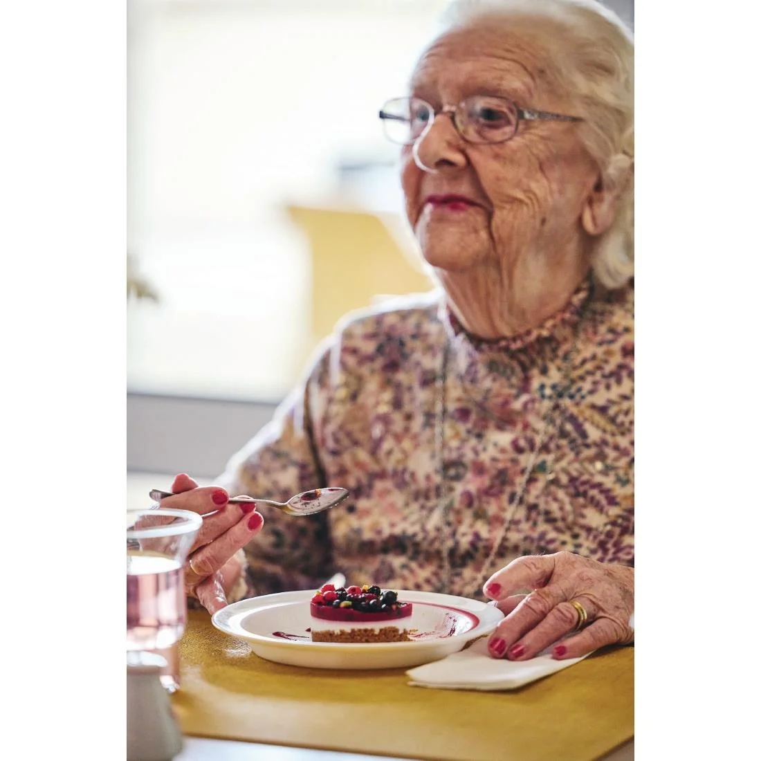 Autonomy Soup Dishes Red Border 230mm (12 Pack) - Image 4