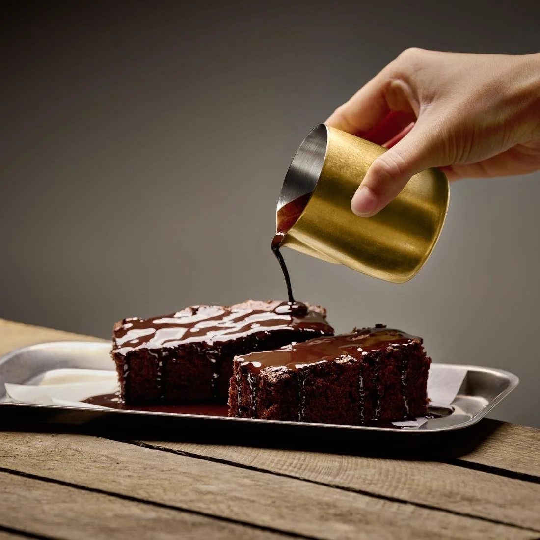 APS Flow Pourer Vintage Gold 150ml - Image 3