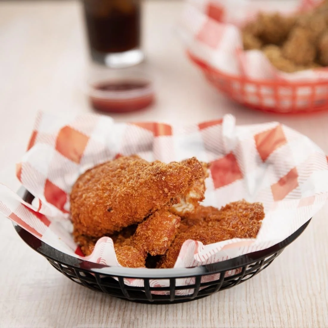 Olympia Kristallon PP Food Baskets Round Black 200x50mm (6 Pack) - Image 5