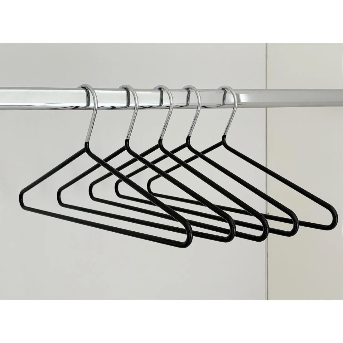 Commercial Hangers Heavy Duty Anti Slip Chrome Hangers (25 Pack) - Image 2