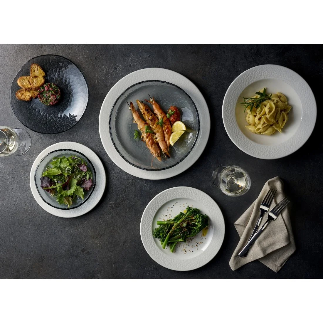 Churchill Viana Footed Plates 261mm White (12 Pack) - Image 10