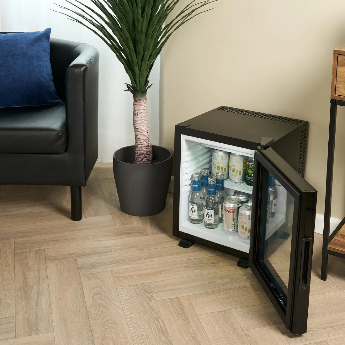 Corby Eton 20Ltr Glass Door Minibar - Image 4