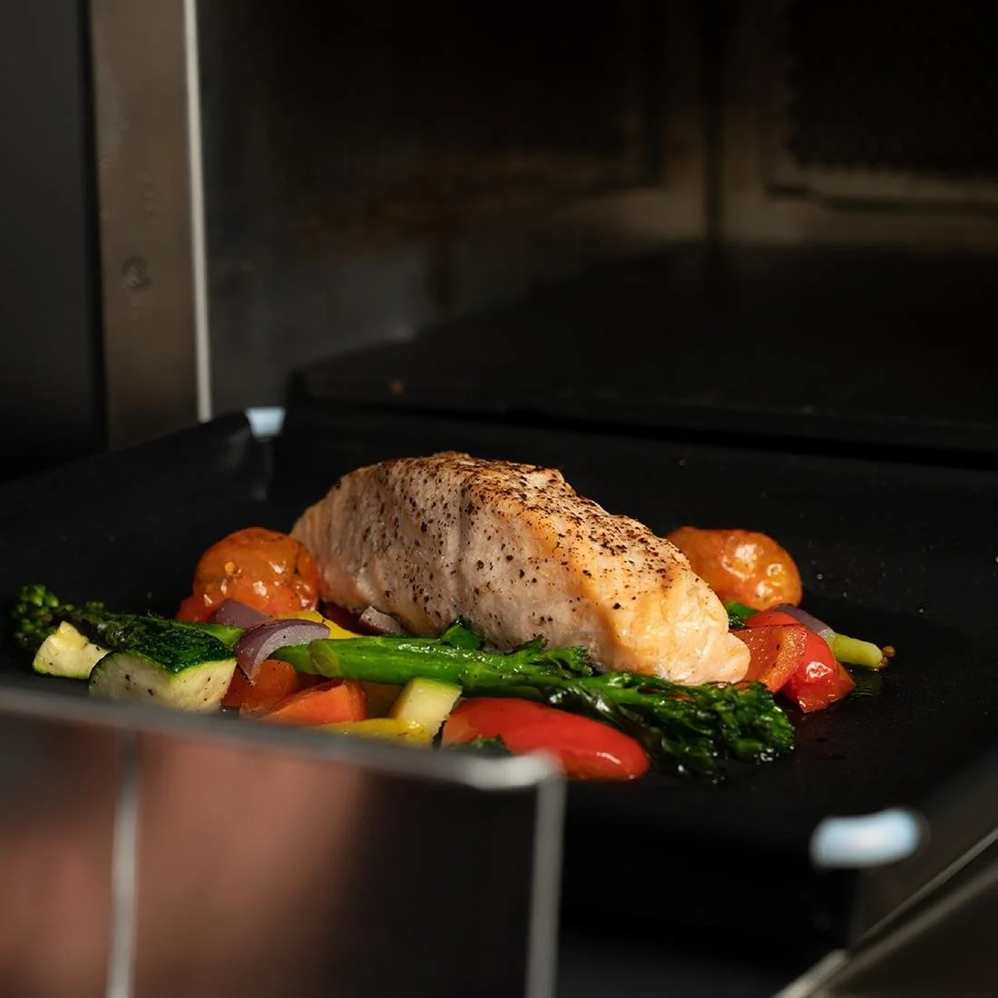 Pratica Fit Express Single Mag Black High Speed Oven - Image 4