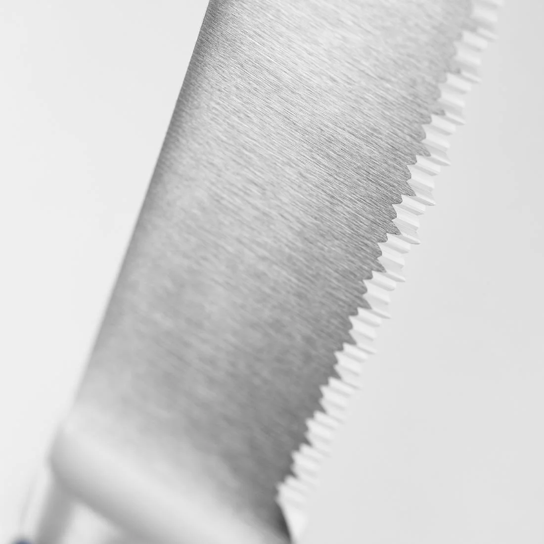 Wusthof Classic Colours Bread Knife Wild Blueberry 23cm - Image 5