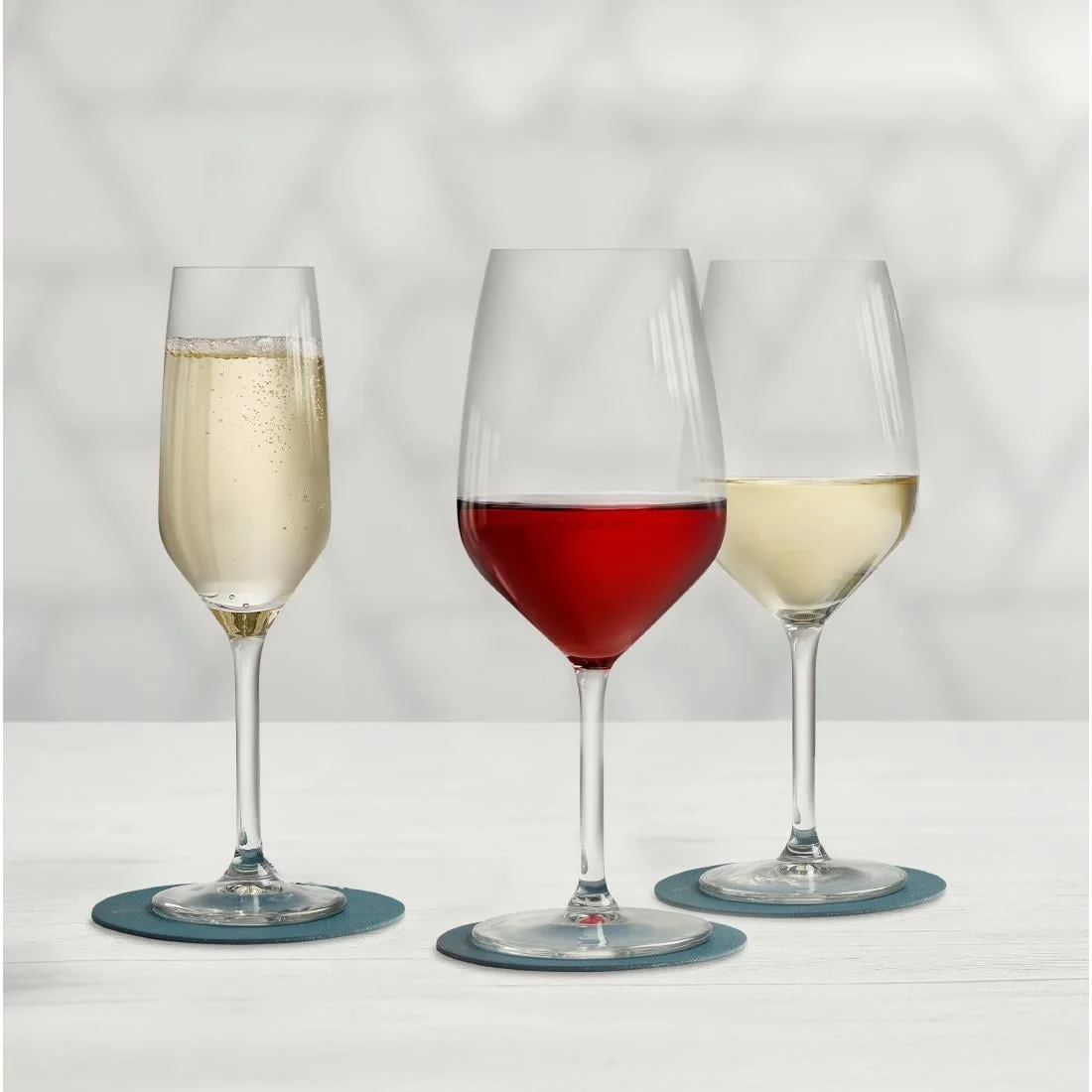Royal Leerdam Regis Wine Glasses 415ml (6 Pack) - Image 3