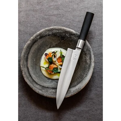 Kai Wasabi Black Santoku 16.5cm - Image 3
