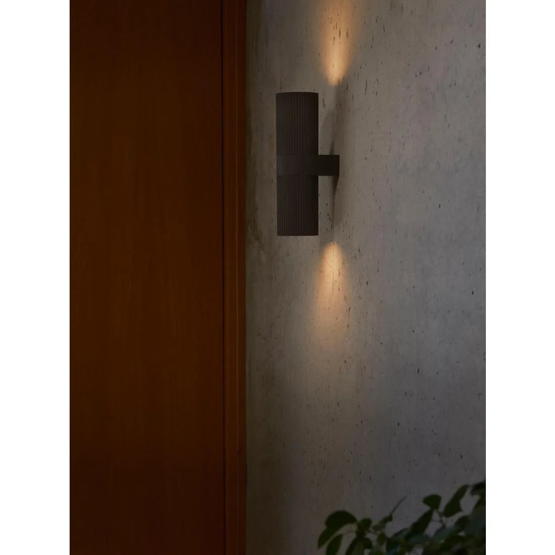 Nordlux Kyklop Ripple Maxi Wall Light Black - Image 4