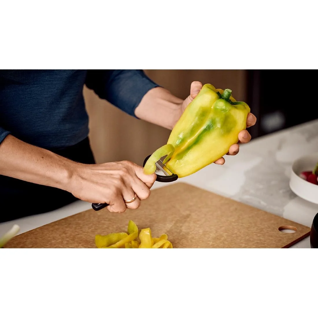 Victorinox Serrated Ypso Peeler Black - Image 8