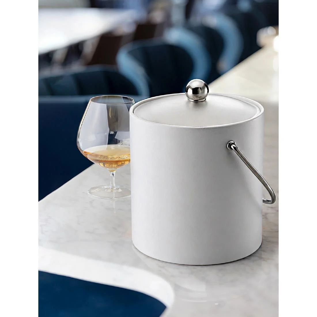 Elia Insulated Ice Bucket with Scoop White 3Ltr - Image 3