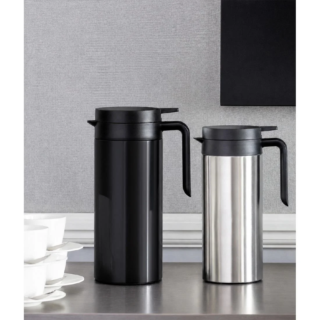 Elia Cylinder-Type Vacuum Jug Black 1.5Ltr - Image 3
