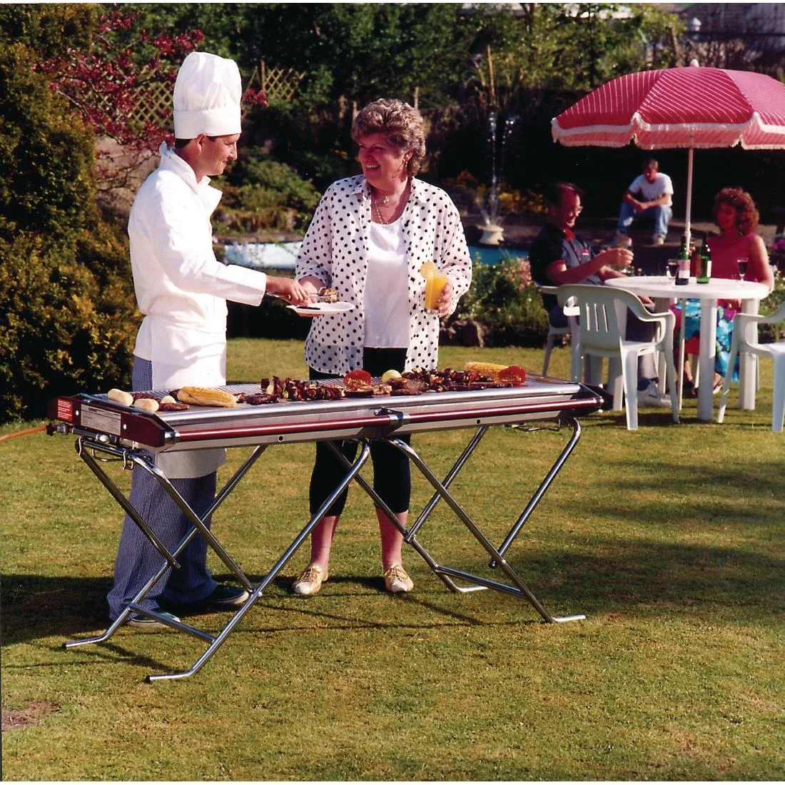 Cinders Propane Gas Barbecue Slimfold TG160 - 1,000 Burgers Per Day Capacity - Image 2