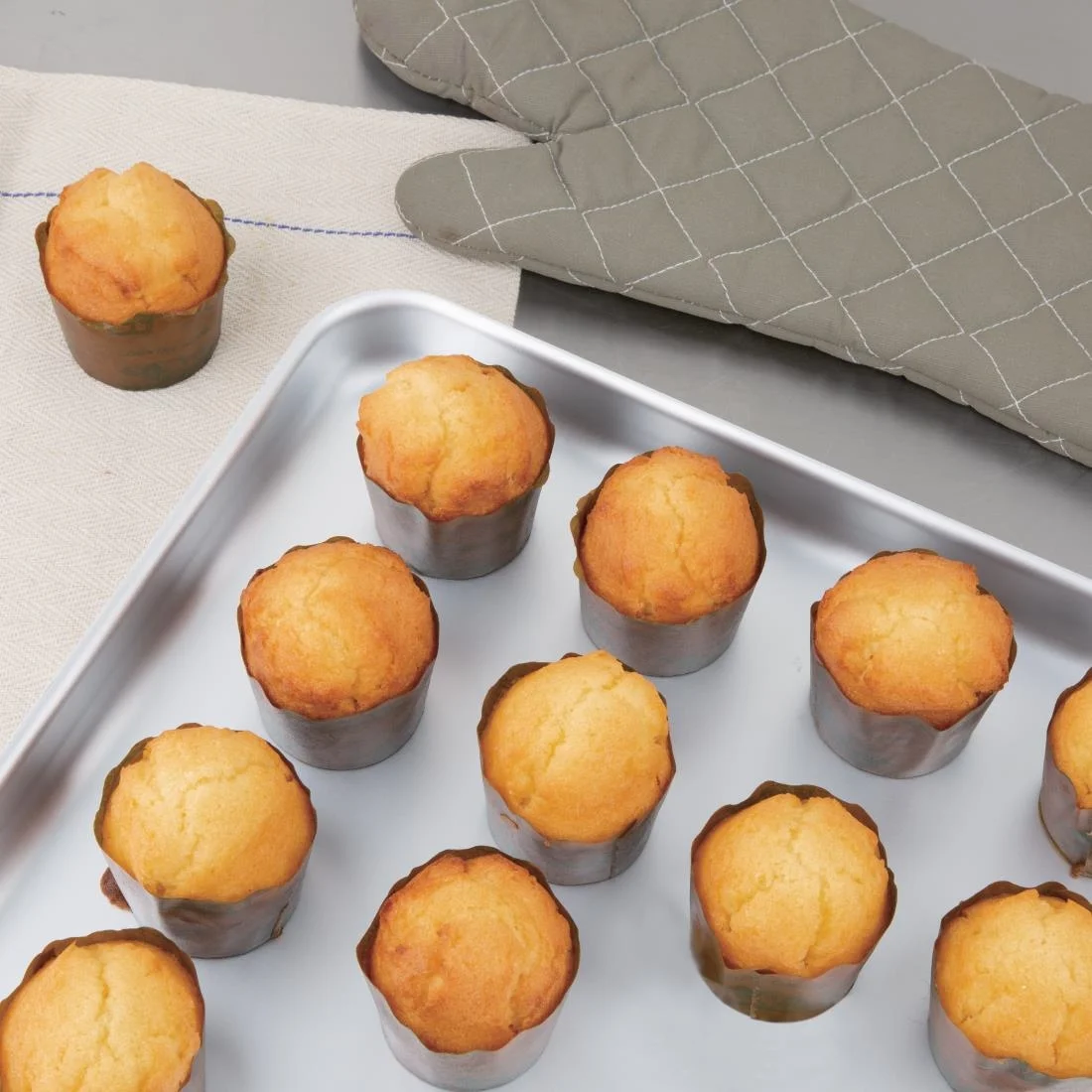 Vogue Aluminium Bakewell Pan 470mm - Image 6