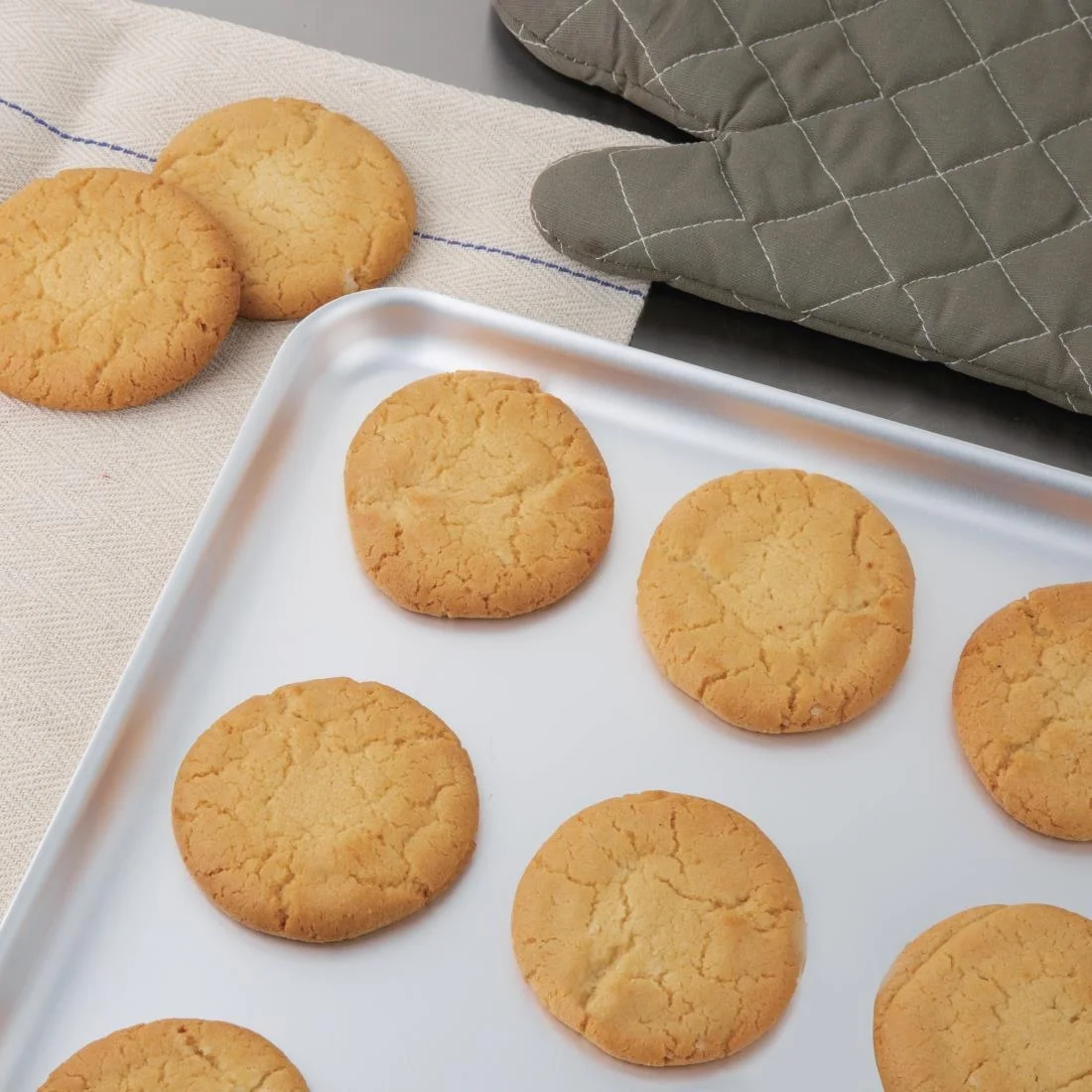 Vogue Aluminium Baking Sheet 476x 355mm - Image 6