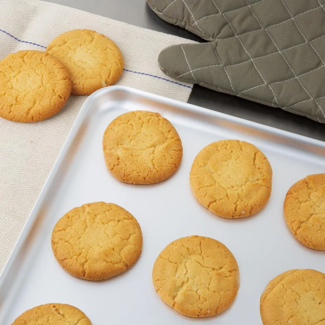 Vogue Aluminium Baking Sheet 527x 425mm - Image 6