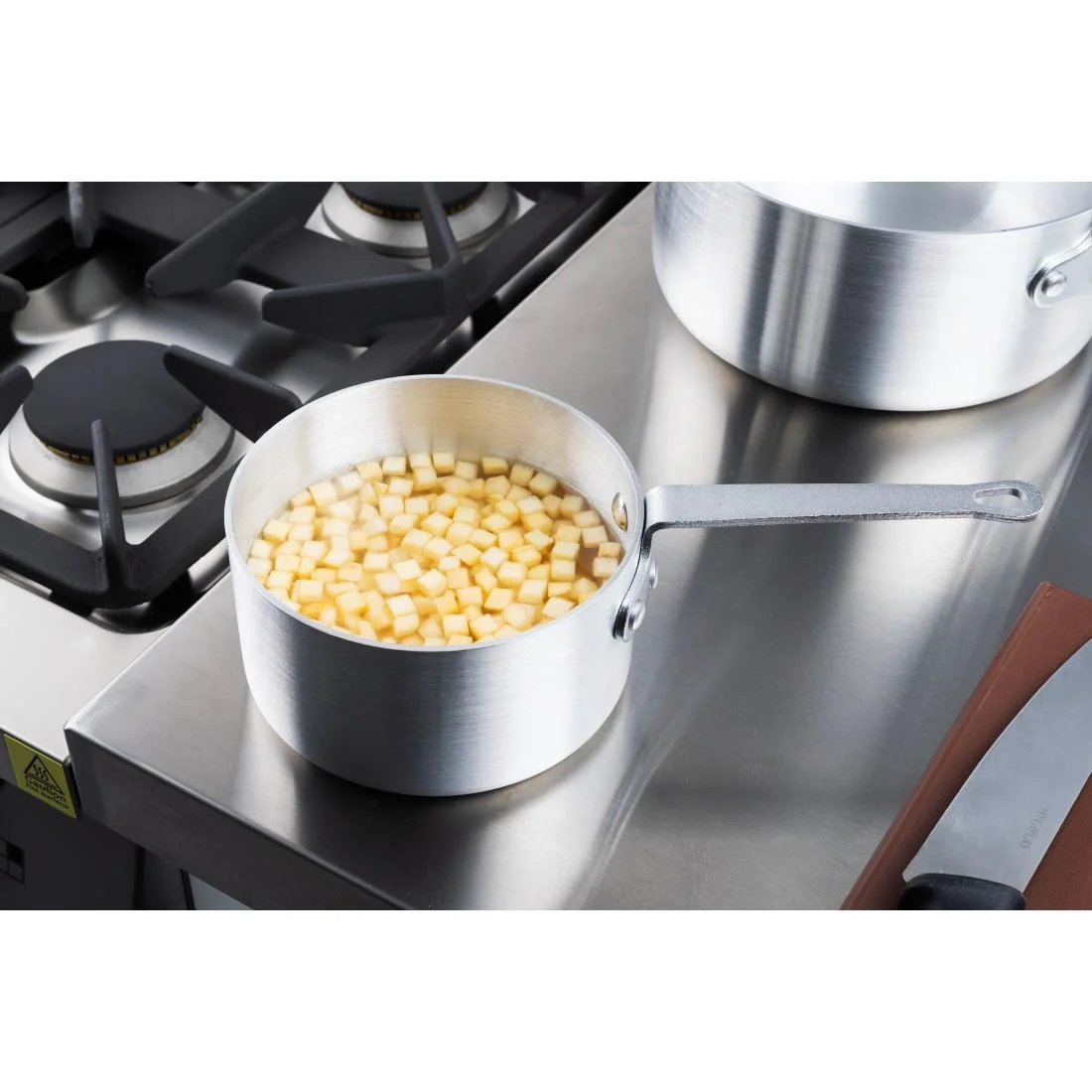 Vogue Aluminium Saucepan 1.7Ltr - Image 2