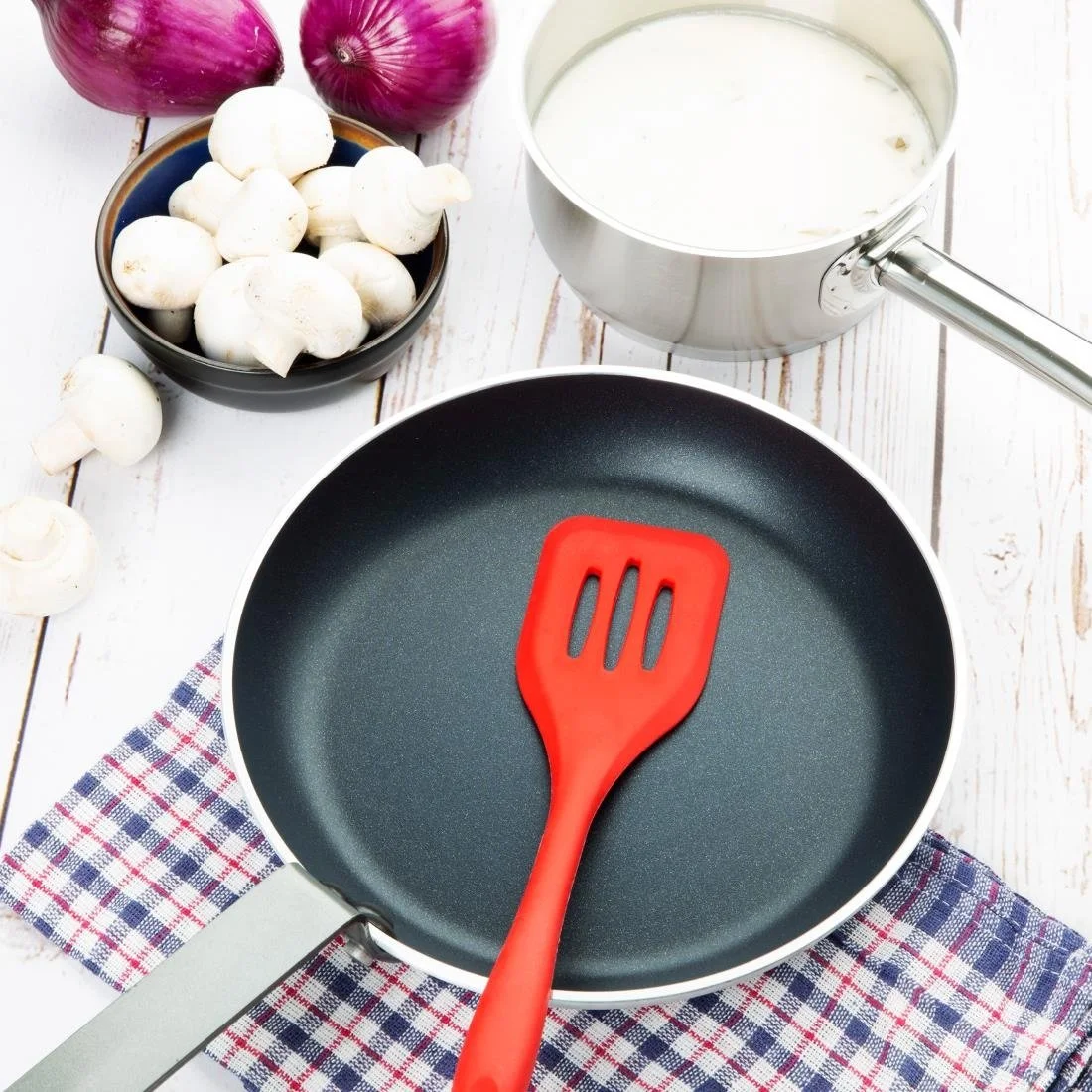 Vogue Aluminium Non-stick Teflon Platinum Plus Frying Pan 26cm - Image 7