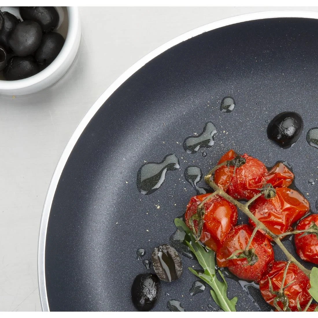 Vogue Aluminium Non-Stick Teflon Platinum Plus Frying Pan 28cm - Image 8