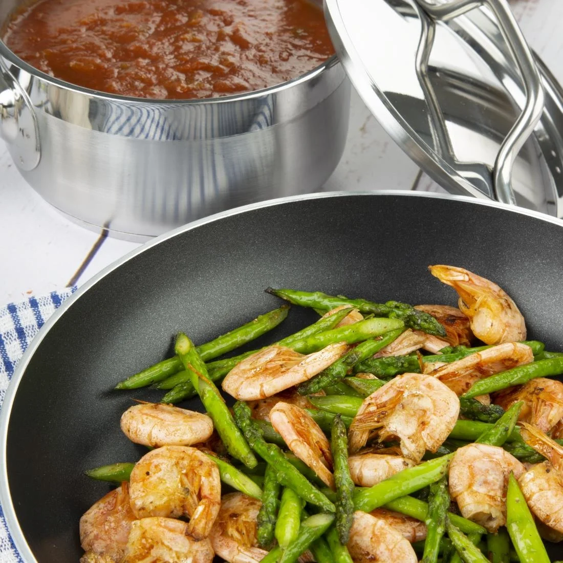 Nisbets Essentials Cook Like A Pro 4-Piece Saucepan & Frying Pan Set - Image 4