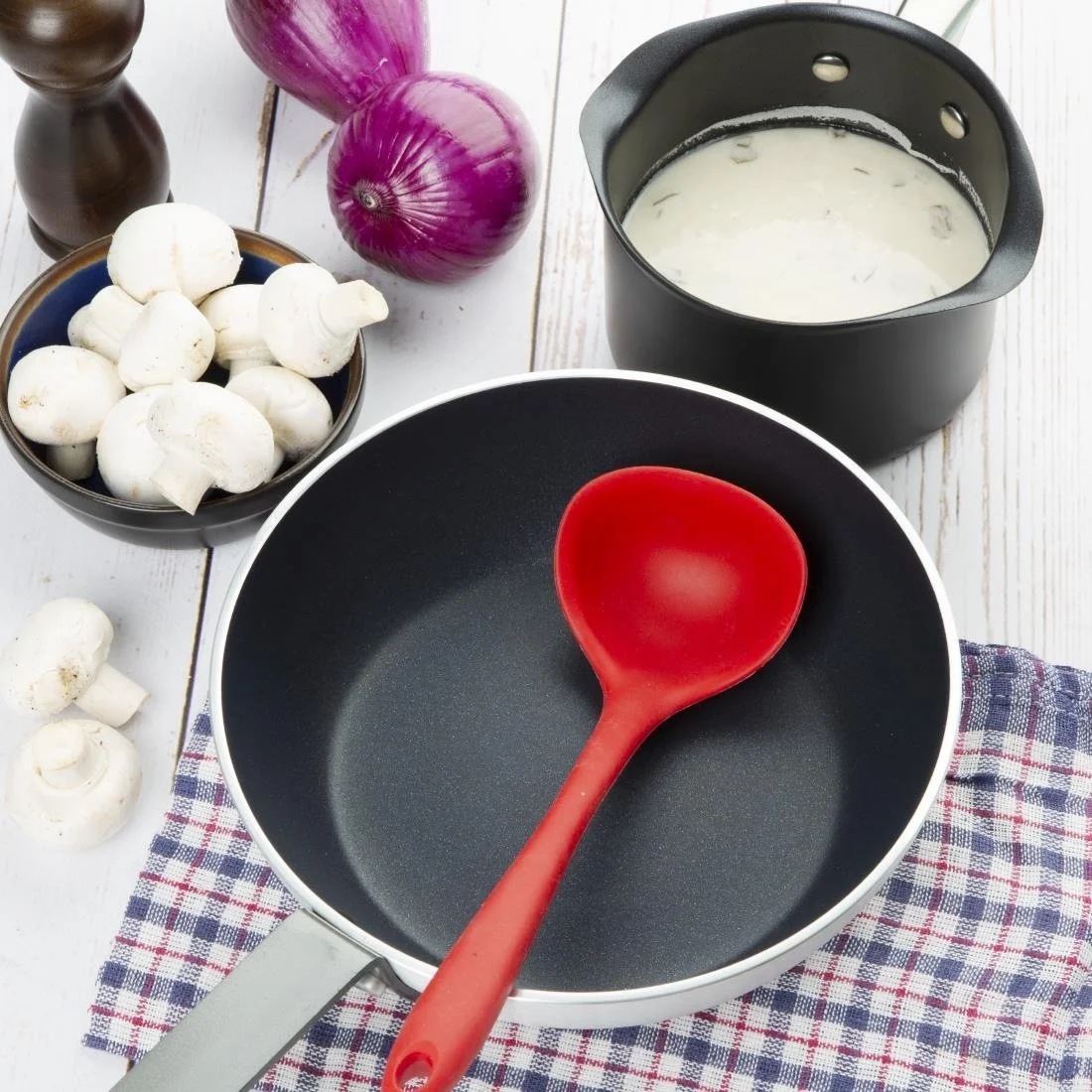 Vogue Aluminium Non-stick Teflon Platinum Plus Sauté Pan 24cm - Image 8