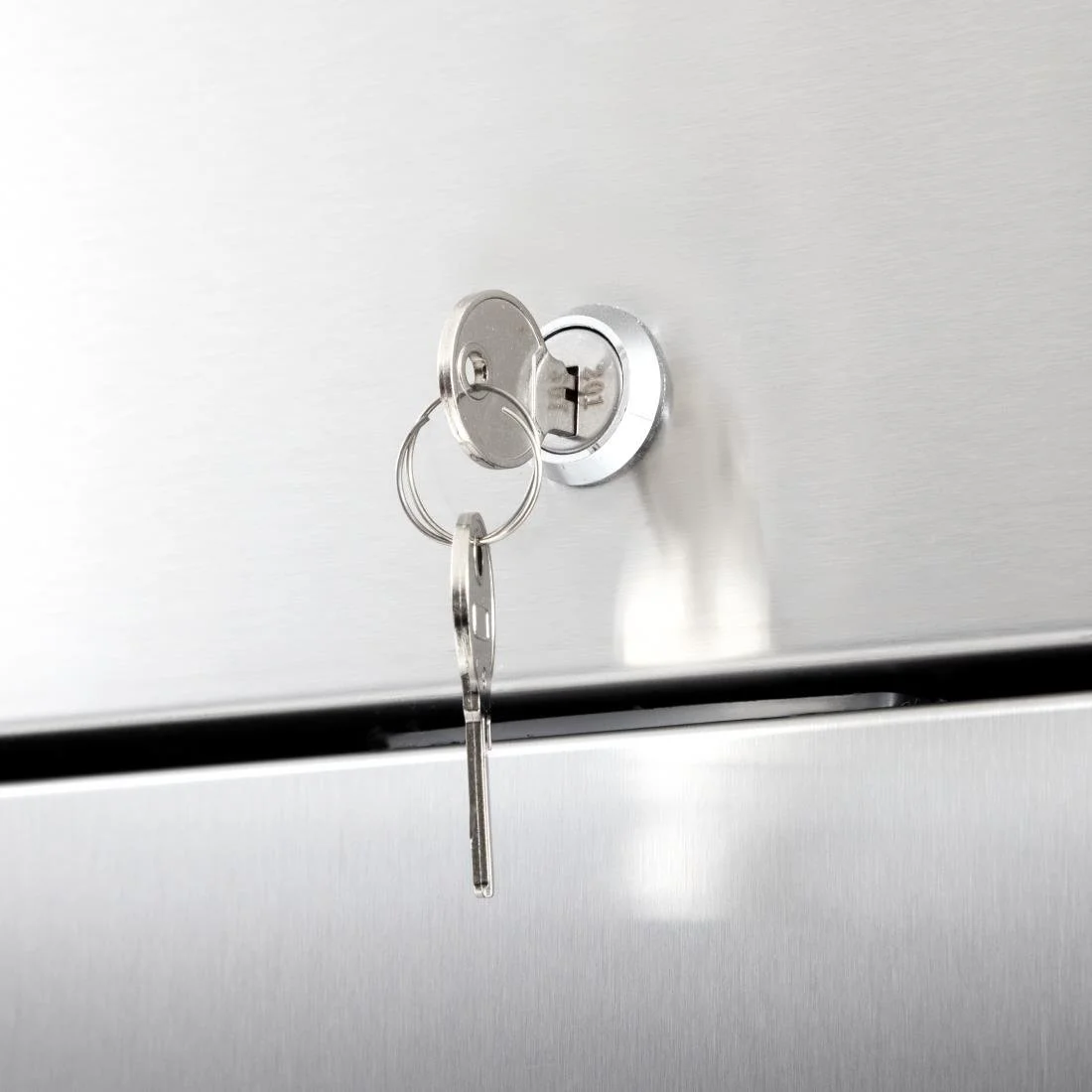 Polar U-Series Energy Efficient Double Door Upright Refrigerator 1400Ltr - Image 10